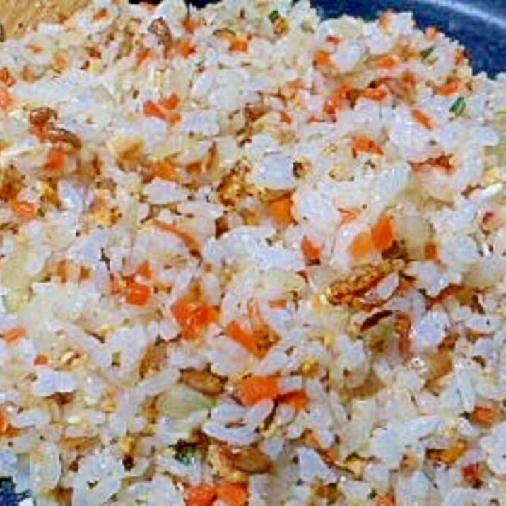 焼豚チャーハンの素で納豆チャーハン